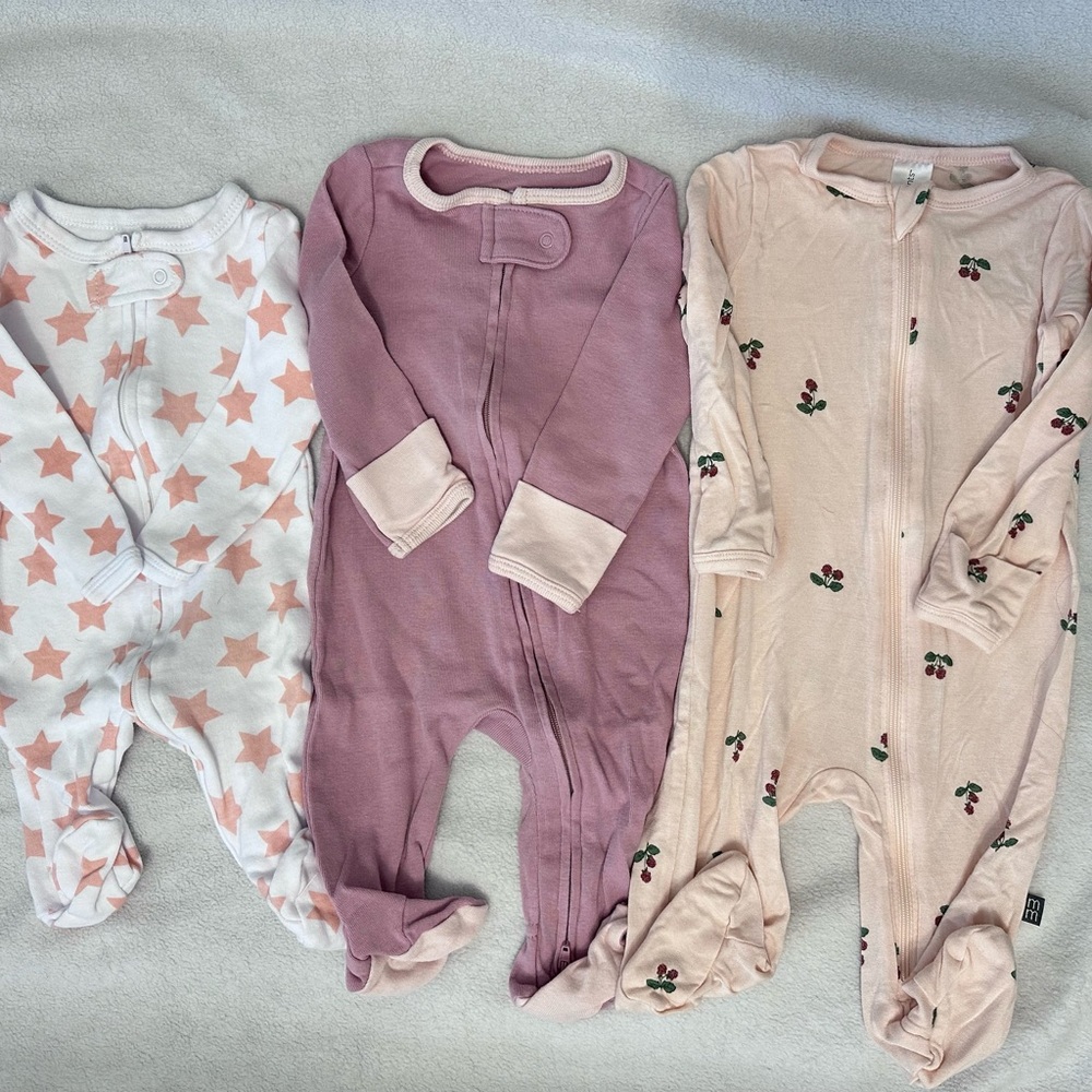 0-3M Onesies/Sleepers - Pink and Cream